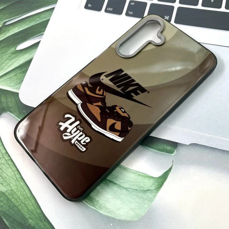 قاب گوشی carbon lens طرح کتونی nike مناسب گوشی شیاومی redmi 15c-امکانخرید اقساطی